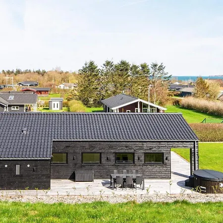 Xxxii Holiday home